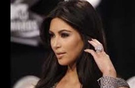 Demi Cinta, Kim Kardashian Akui Selalu Membela Kanye West