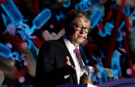 Pamerkan Toilet Tanpa Air, Bill Gates Bawa Toples Kotoran Manusia