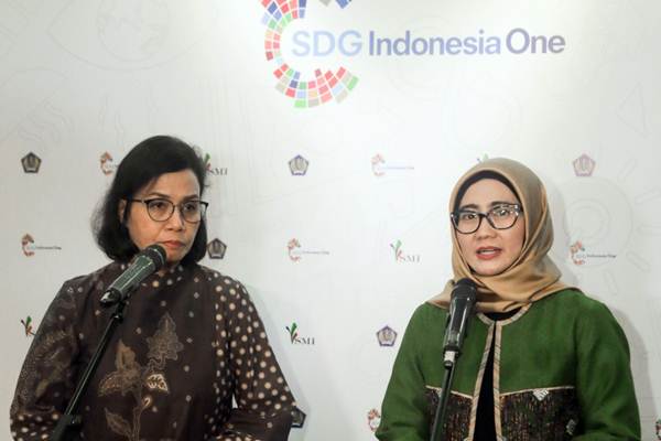 Menteri Keuangan Sri Mulyani (kiri) dan Presiden Direktur PT Sarana Multi Infrastruktur Emma Sri Martini memberikan keterangan di sela-sela peluncuran SDG Indonesia One di Jakarta, Jumat (5/10/2018). - JIBI/Felix Jody Kinarwan