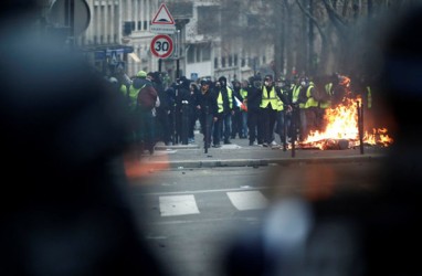 Ribuan Pengunjuk Rasa Penuhi Jalanan Prancis