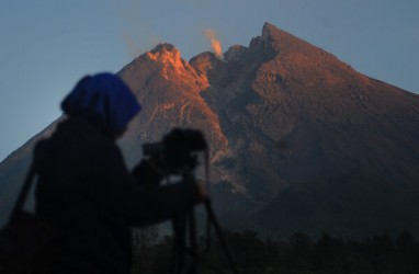 Guguran Lava Gunung Merapi 30 Kali Sehari, Luncuran Hingga 600 Meter
