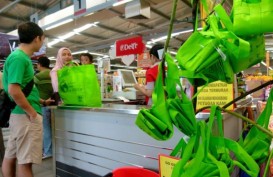 Perda Larangan Kantong Plastik Rugikan Pengusaha dan Konsumen
