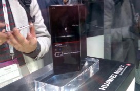 Perbedaan Harga dan Spesifikasi Ponsel Lipat Huawei dan Samsung