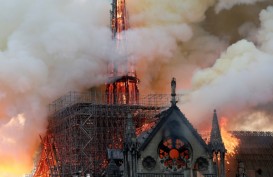 Kepolisian Perancis Masuki Katedral, Cari Bukti Penyebab Kebakaran Notre Dame
