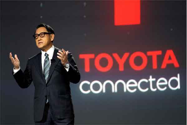 Akio Toyoda, President Toyota Motor Corporation, mengumumkan "e-Pallete", mobil konsep terbaru sepenuhnya otonom yang didesain untuk pengendaraan mengasyikkan, pengiriman paket barang, dan fungsi lainnya di CES di Las Vegas, Nevada, AS, 8 Januari 2018.  - REUTERS/Rick Wilking