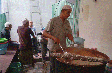 Berbuka dengan Bubur India Asli di Masjid Pekojan Semarang