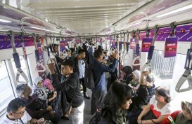 Tarif MRT Diberlakukan Normal, Penumpang Tetap Penuh di Atas Target