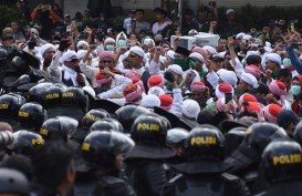 Hadiri Takziah Korban Tewas Aksi Demo, Anies: Anak-anak Sahur di Rumah!