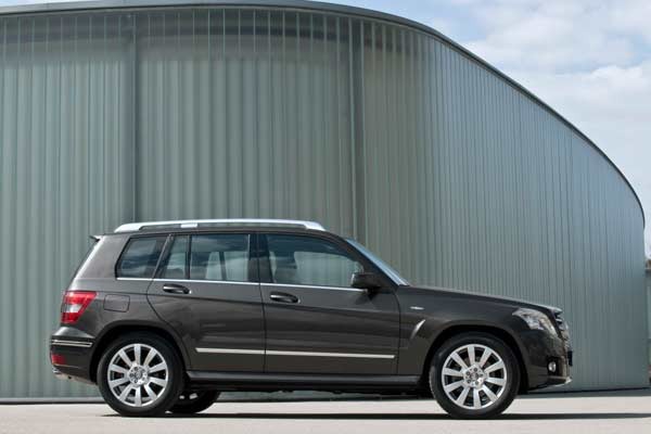 Mercedes-Benz GLK-Class, GLK 220 CDI BlueEFFICIENCY with rear-wheel drive and six-speed manual transmission.  - DAIMLER