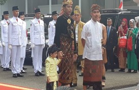 Jokowi, Gibran dan Jan Ethes Kompak Berbusana Adat Bali