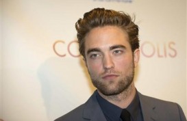 Robert Pattinson Perankan Batman, Ini Komentar Christian Bale 