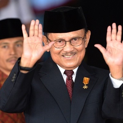 Habibie dalam apakah indonesia jabatan pemerintahan bj tertinggi Apakah Jabatan