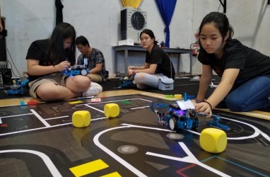 Bikin Robot Pemilah Telur, Siswa Yogyakarta Raih Medali Emas di Malaysia