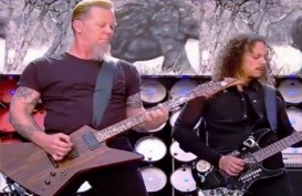 Vokalis Kembali Direhabilitasi, Metallica Tunda Konser