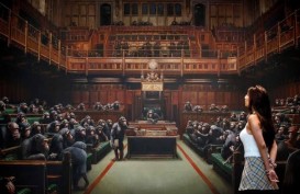 Lukisan Bansky Tentang Kera Di Parlemen Akan Dilelang Sotebhy.