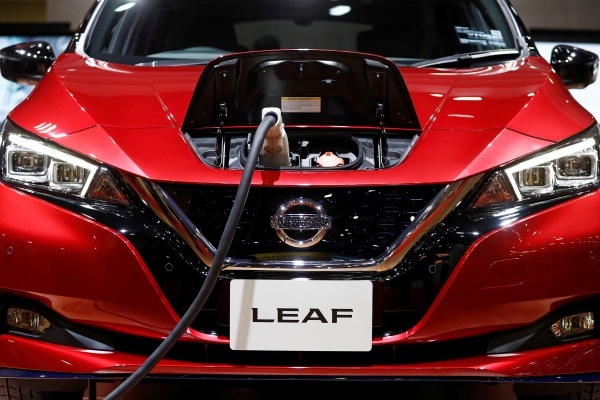 Mobil listrik Nissan Leaf dipamerkan dalam ajang Tokyo Motor Show 2019 - REUTERS/Edgar Su