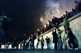 30 Tahun Lalu Warga Jerman Timur Melintasi Tembok…