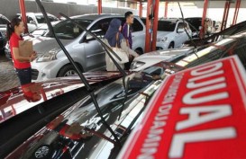 PENJUALAN MOBIL : Pasar Mobil Bekas Bersemangat
