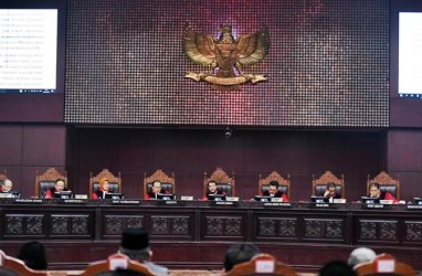 Denny Indrayana dan Busyro Muqoddas Usulkan KPK Diatur dalam UUD