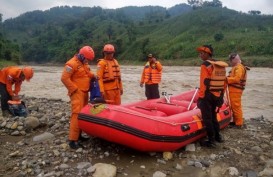 Tim SAR Cari Warga yang Hilang di Sungai Lebak Jero Majalengka