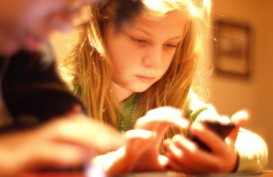 Tips Cerdas Bagi Anak Manfaatkan Smartphone