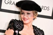 Madonna Terinfeksi Virus Corona Saat Konser di Paris