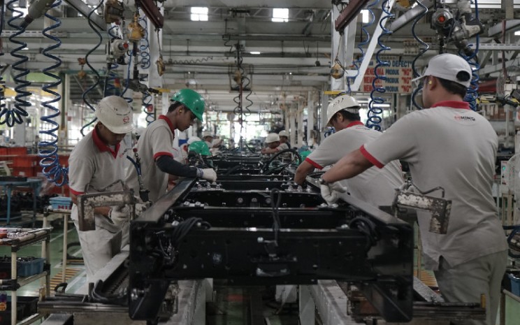 Sepanjang kuartal pertama 2020, produksi kendaraan di pabrik Hino di Karawang, Jawa Barat, turun 19% menjadi hanya 8.387 unit. Adapun penjualan ritel anjlok 43% menjadi hanya 4.637 unit. HINO