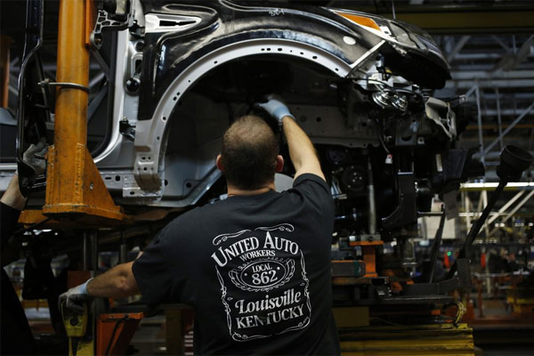 Proses produksi di pabrik perakitan Ford Motor Co. di Louisville, Kentucky.   - Bloomberg 