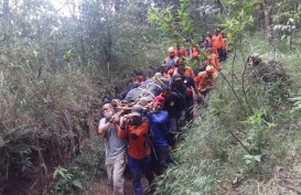 Evakuasi Pendaki Terperosok ke Kawah Gunung Lawu Melibatkan 80 Orang