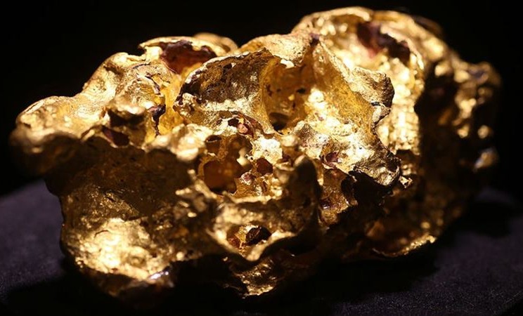 Bongkahan emas. - Bloomberg