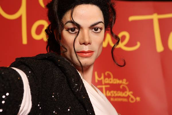 Patung lilin Michael Jackson di Museum Madame Tussaud - madametussauds.com