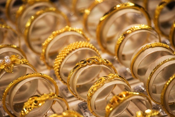 Ilustrasi Perhiasan emas. - Bloomberg/Billy H.C. Kwok