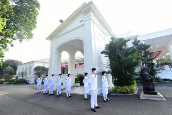 Hut Ke 75 Ri Simak Profil Singkat 8 Paskibraka Di Istana Negara