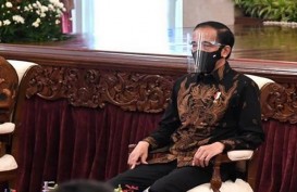 Jokowi: Pandemi Tak Jadi Penghalang Memperingati Hari Batik Nasional