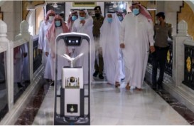 Robot Sterilisasi di Masjidil Haram Ditambah, Sehari 4.500 Liter Disinfektan Dipakai