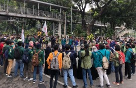 Puluhan Mahasiswa BEM SI Mulai Berorasi di Patung Kuda, Jakarta Pusat
