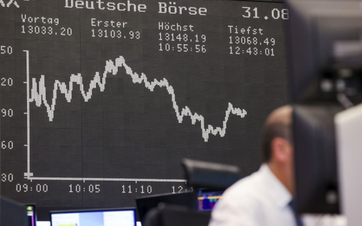 Layar papan perdagangan di bursa Eropa - Bloomberg