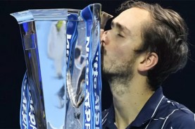 Daniil Medvedev Taklukkan Dominic Thiem, Juara ATP…