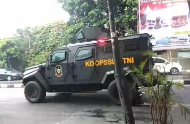 TNI Turun Tangan Tertibkan Baliho FPI, Sutiyoso: Jangan Berlebihan