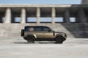Land Rover Defender 110 Raih Bintang Lima Euro NCAP