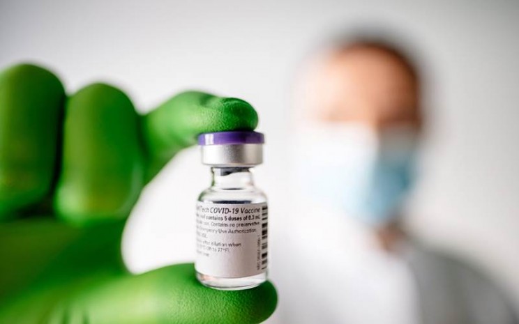 Petugas kesehatan mengalami reaksi serius usai mendapatkan vaksin virus corona Pfizer-BioNTech. - ilustrasi