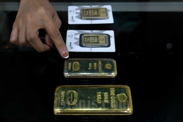 Harga Emas 24 Karat Antam Hari Ini Senin 28 12 Berbalik Naik Market Bisnis 