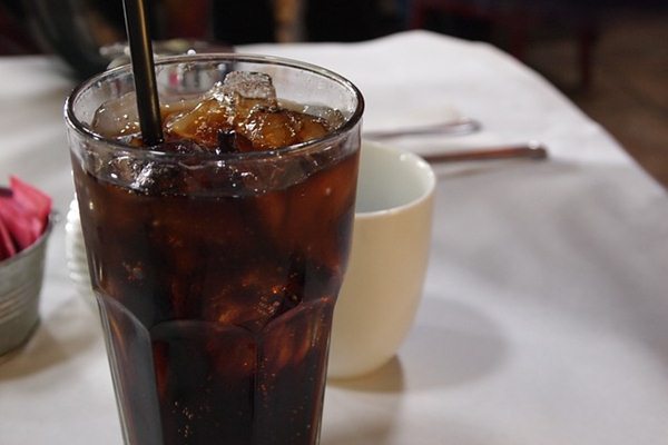 Minuman soda bisa berdampak menimbulkan risiko penyakit jantung dan berdampak pada usia manusia - Pixabay
