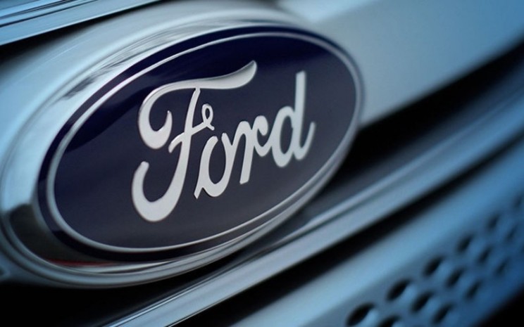 Logo Ford. Pabrikan mobil merek Amerika Serikat ini menyatakan akan bergerak cepat dengan dua strategi.  - Ford