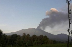 Gunung Raung Masih Erupsi, Lion Air Group Kembali…
