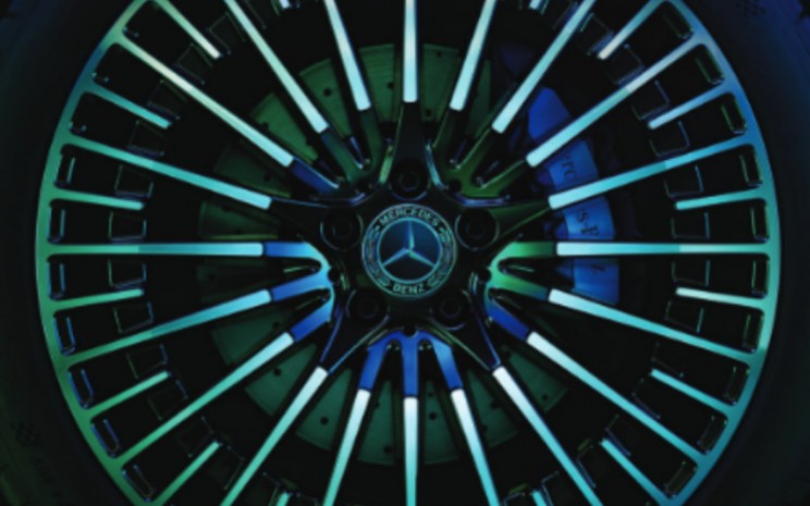 Logo Mercedes Benz. Daimler juga akan berganti menjadi Mercedes-Benz.  - Mercedes Benz