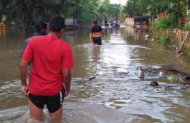Banjir Bekasi: 13 Rumah Rusak Akibat Tanggul Citarum Jebol