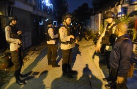 Densus 88 Bawa 22 Terduga Teroris Jatim ke Jakarta