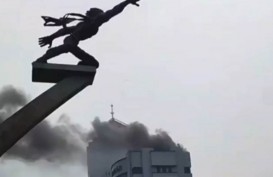 Rooftop Graha Mustika Ratu Kebakaran, 8 Damkar Dikerahkan
