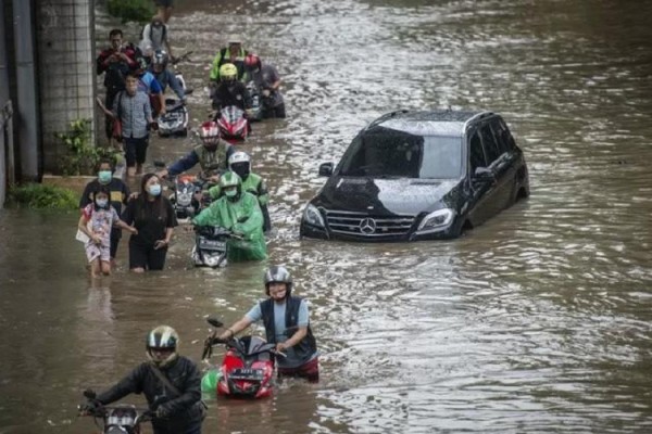 Bnpb Mencatat Sepanjang 2021 Indonesia Dilanda 919 Bencana Kabar24 Bisnis Com